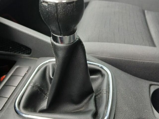 Черный Фольксваген Гольф, объемом двигателя 1.4 л и пробегом 290 тыс. км за 4500 $, фото 12 на Automoto.ua