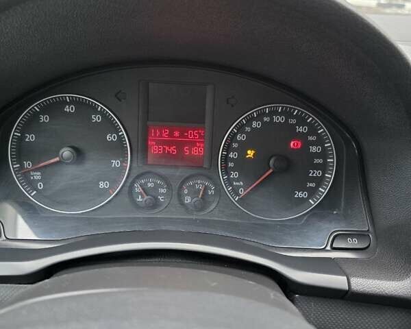 Чорний Фольксваген Гольф, об'ємом двигуна 1.6 л та пробігом 193 тис. км за 6000 $, фото 11 на Automoto.ua