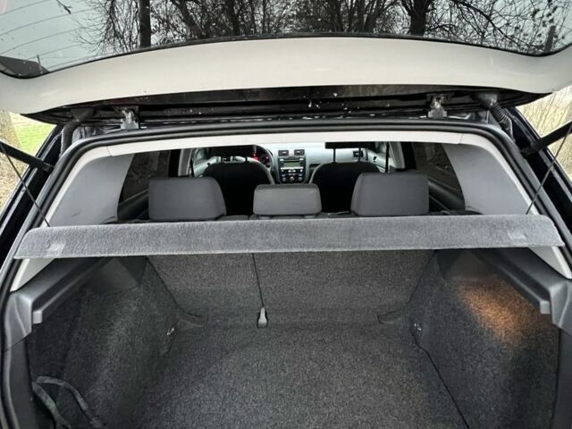 Черный Фольксваген Гольф, объемом двигателя 1.6 л и пробегом 193 тыс. км за 5200 $, фото 5 на Automoto.ua