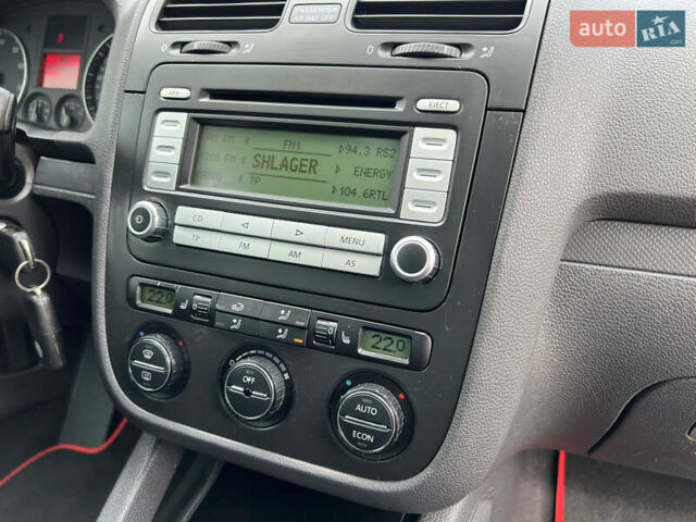 Черный Фольксваген Гольф, объемом двигателя 1.4 л и пробегом 175 тыс. км за 4900 $, фото 29 на Automoto.ua