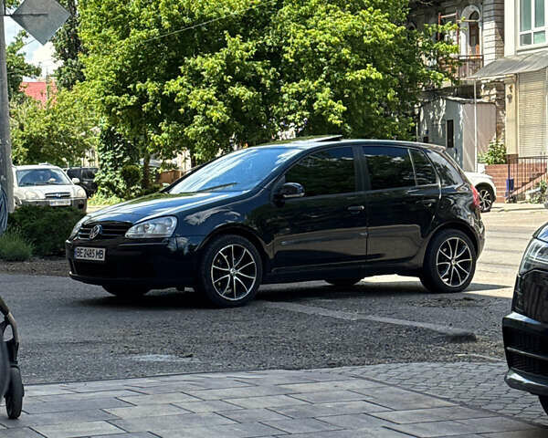 Черный Фольксваген Гольф, объемом двигателя 1.39 л и пробегом 260 тыс. км за 5500 $, фото 4 на Automoto.ua