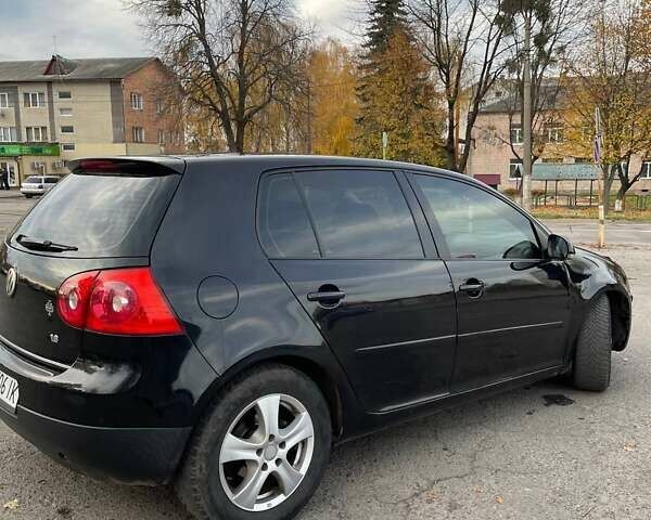 Черный Фольксваген Гольф, объемом двигателя 1.6 л и пробегом 266 тыс. км за 4555 $, фото 3 на Automoto.ua