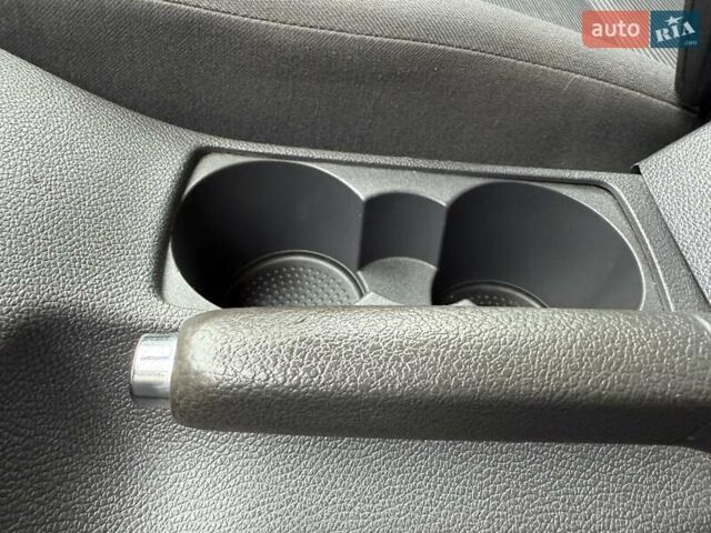 Черный Фольксваген Гольф, объемом двигателя 1.97 л и пробегом 418 тыс. км за 4650 $, фото 30 на Automoto.ua