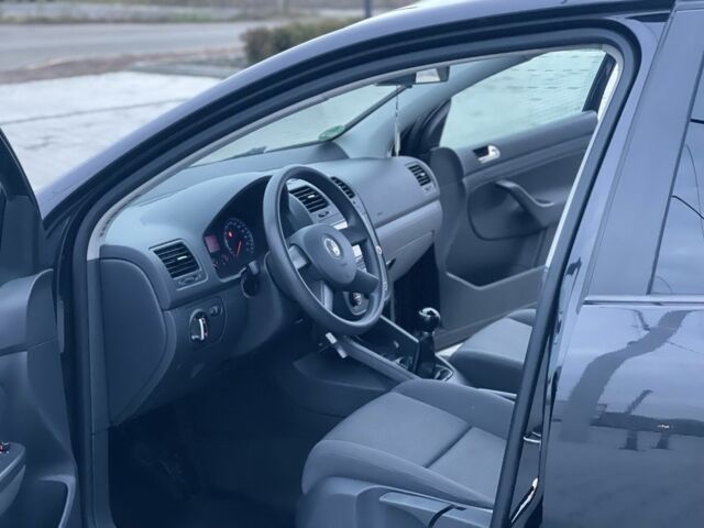 Черный Фольксваген Гольф, объемом двигателя 1.4 л и пробегом 234 тыс. км за 5400 $, фото 9 на Automoto.ua