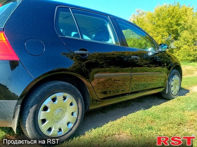 Черный Фольксваген Гольф, объемом двигателя 1.4 л и пробегом 230 тыс. км за 5450 $, фото 13 на Automoto.ua