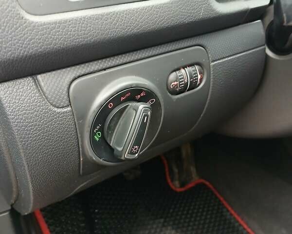 Черный Фольксваген Гольф, объемом двигателя 1.4 л и пробегом 290 тыс. км за 4500 $, фото 16 на Automoto.ua