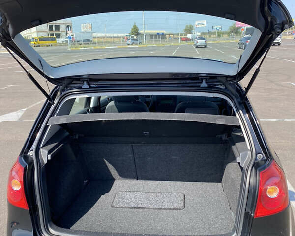 Чорний Фольксваген Гольф, об'ємом двигуна 1.6 л та пробігом 270 тис. км за 5900 $, фото 16 на Automoto.ua