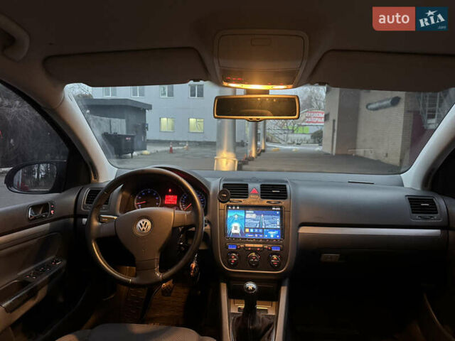 Черный Фольксваген Гольф, объемом двигателя 1.6 л и пробегом 352 тыс. км за 6550 $, фото 21 на Automoto.ua