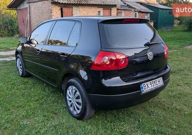 Черный Фольксваген Гольф, объемом двигателя 1.39 л и пробегом 338 тыс. км за 4500 $, фото 3 на Automoto.ua