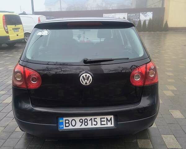 Черный Фольксваген Гольф, объемом двигателя 1.6 л и пробегом 200 тыс. км за 4600 $, фото 5 на Automoto.ua
