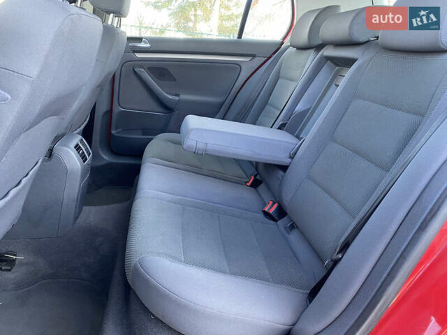 Черный Фольксваген Гольф, объемом двигателя 1.6 л и пробегом 231 тыс. км за 5150 $, фото 24 на Automoto.ua