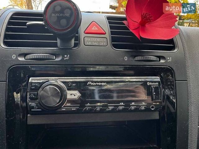 Черный Фольксваген Гольф, объемом двигателя 1.4 л и пробегом 214 тыс. км за 5490 $, фото 15 на Automoto.ua