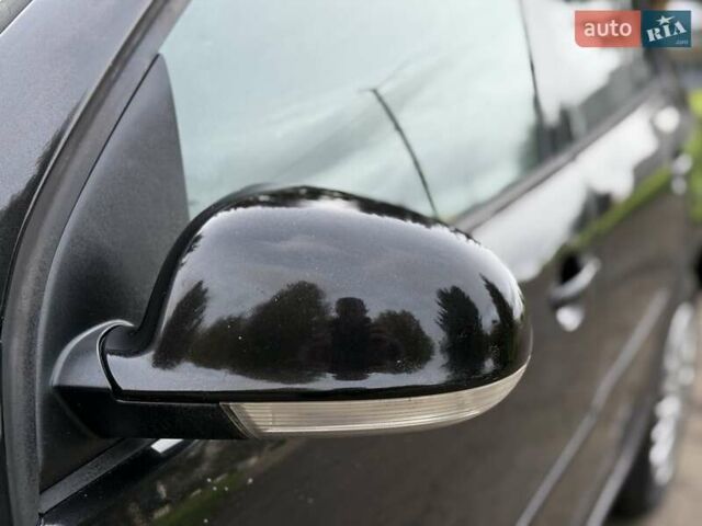 Черный Фольксваген Гольф, объемом двигателя 1.97 л и пробегом 418 тыс. км за 4650 $, фото 7 на Automoto.ua