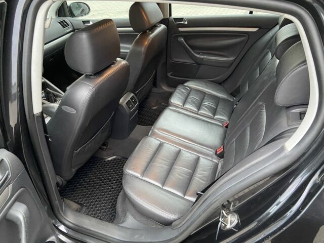 Черный Фольксваген Гольф, объемом двигателя 2 л и пробегом 240 тыс. км за 2250 $, фото 5 на Automoto.ua