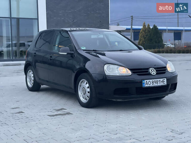Черный Фольксваген Гольф, объемом двигателя 1.39 л и пробегом 233 тыс. км за 5400 $, фото 5 на Automoto.ua