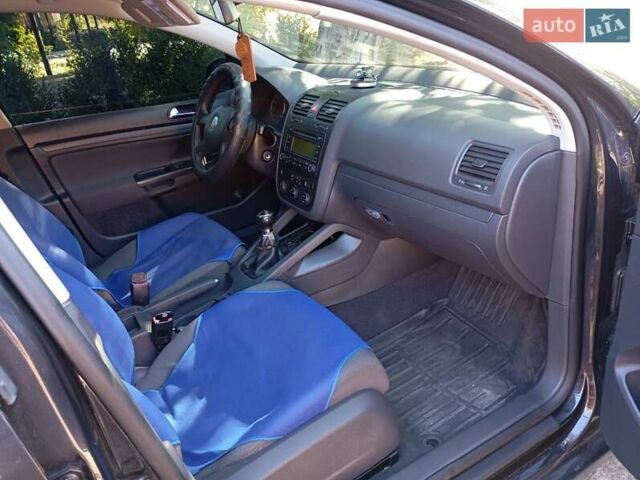 Черный Фольксваген Гольф, объемом двигателя 1.6 л и пробегом 251 тыс. км за 6200 $, фото 10 на Automoto.ua