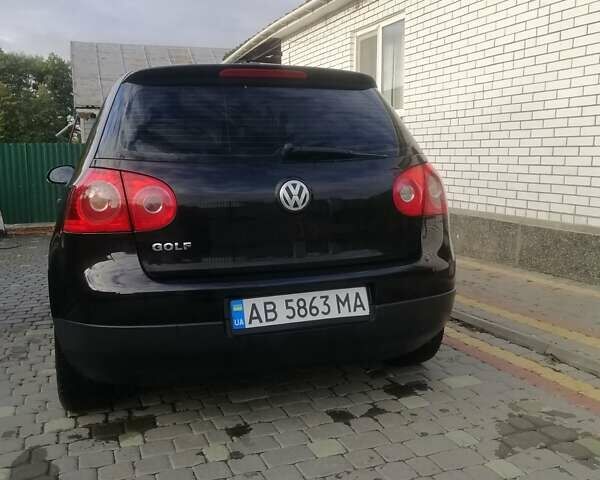 Черный Фольксваген Гольф, объемом двигателя 1.39 л и пробегом 230 тыс. км за 4600 $, фото 2 на Automoto.ua