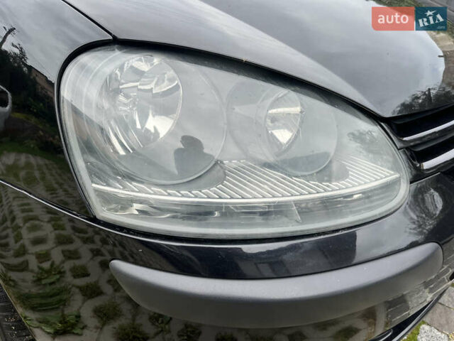 Черный Фольксваген Гольф, объемом двигателя 1.6 л и пробегом 211 тыс. км за 5400 $, фото 14 на Automoto.ua