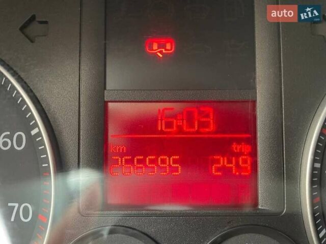 Черный Фольксваген Гольф, объемом двигателя 1.6 л и пробегом 266 тыс. км за 4555 $, фото 18 на Automoto.ua