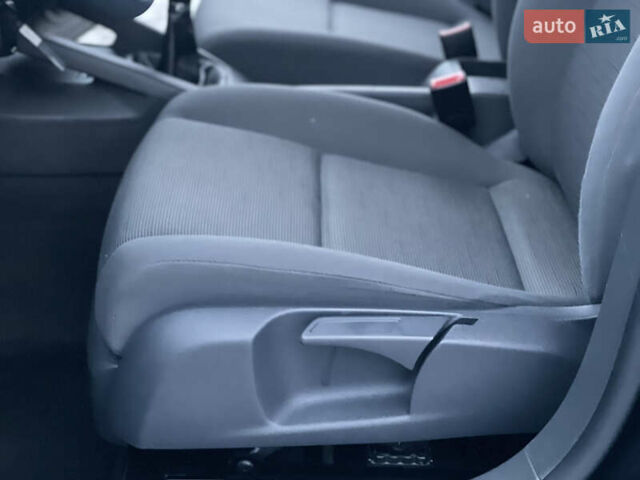 Черный Фольксваген Гольф, объемом двигателя 1.39 л и пробегом 233 тыс. км за 5400 $, фото 10 на Automoto.ua