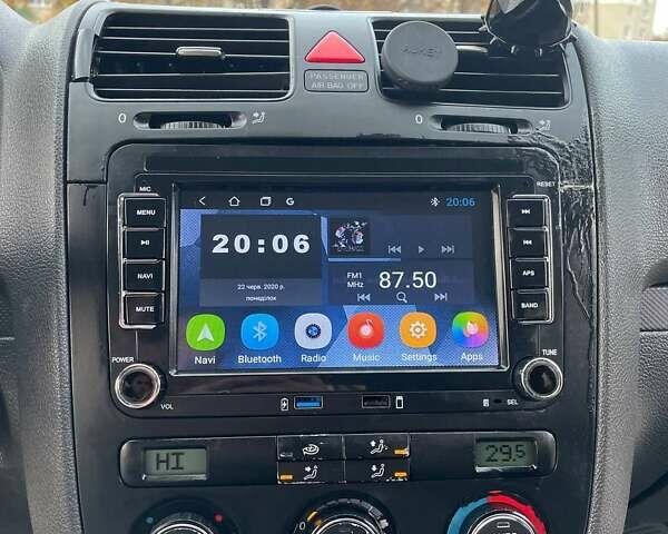 Черный Фольксваген Гольф, объемом двигателя 1.6 л и пробегом 266 тыс. км за 4555 $, фото 16 на Automoto.ua