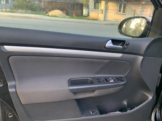 Черный Фольксваген Гольф, объемом двигателя 1.9 л и пробегом 3 тыс. км за 4350 $, фото 6 на Automoto.ua