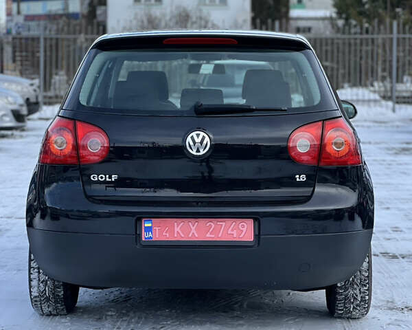 Чорний Фольксваген Гольф, об'ємом двигуна 1.6 л та пробігом 213 тис. км за 5800 $, фото 5 на Automoto.ua