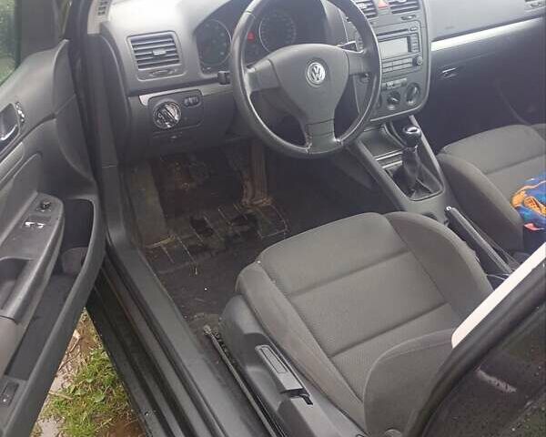 Фольксваген Гольф 2004 у Яворове на Automoto.ua Чорний Фольксваген Гольф, об'ємом двигуна 1.4 л та пробігом 180 тис. км за 3000 $, фото 8 на Automoto.ua