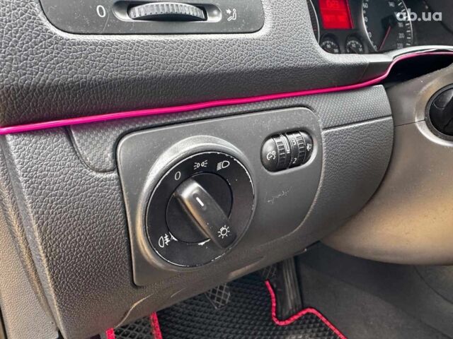 Черный Фольксваген Гольф, объемом двигателя 1.4 л и пробегом 214 тыс. км за 5490 $, фото 12 на Automoto.ua