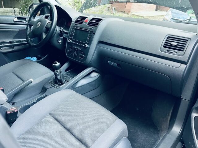 Чорний Фольксваген Гольф, об'ємом двигуна 1.4 л та пробігом 250 тис. км за 5600 $, фото 10 на Automoto.ua