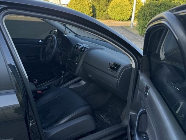 Черный Фольксваген Гольф, объемом двигателя 1.9 л и пробегом 289 тыс. км за 4999 $, фото 9 на Automoto.ua