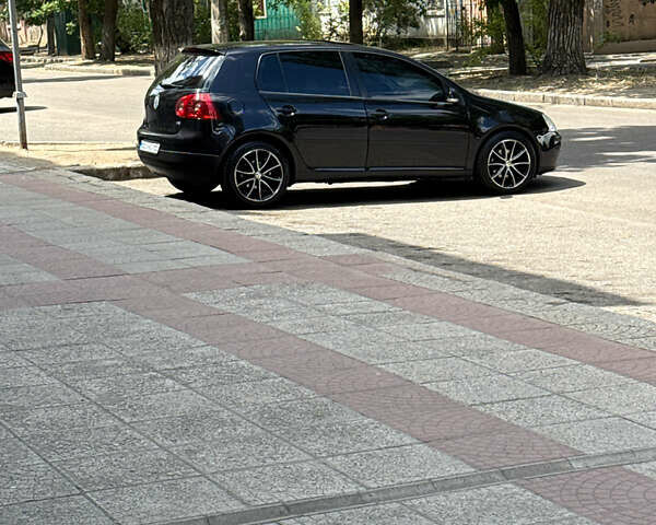 Черный Фольксваген Гольф, объемом двигателя 1.39 л и пробегом 260 тыс. км за 5500 $, фото 8 на Automoto.ua