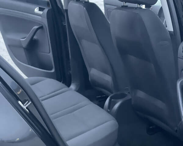 Черный Фольксваген Гольф, объемом двигателя 1.39 л и пробегом 233 тыс. км за 5400 $, фото 15 на Automoto.ua