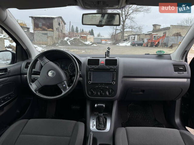 Черный Фольксваген Гольф, объемом двигателя 1.6 л и пробегом 200 тыс. км за 5600 $, фото 12 на Automoto.ua