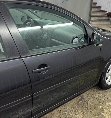 Черный Фольксваген Гольф, объемом двигателя 1.6 л и пробегом 193 тыс. км за 5150 $, фото 12 на Automoto.ua