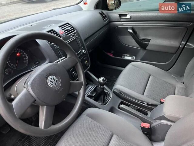 Чорний Фольксваген Гольф, об'ємом двигуна 1.4 л та пробігом 211 тис. км за 5000 $, фото 5 на Automoto.ua