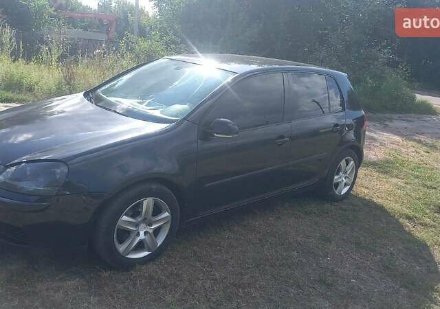 Черный Фольксваген Гольф, объемом двигателя 1.39 л и пробегом 230 тыс. км за 5005 $, фото 7 на Automoto.ua