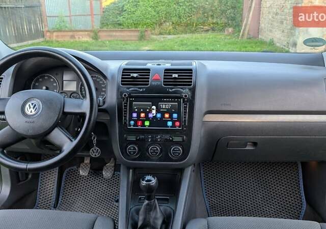 Черный Фольксваген Гольф, объемом двигателя 1.39 л и пробегом 338 тыс. км за 4500 $, фото 9 на Automoto.ua