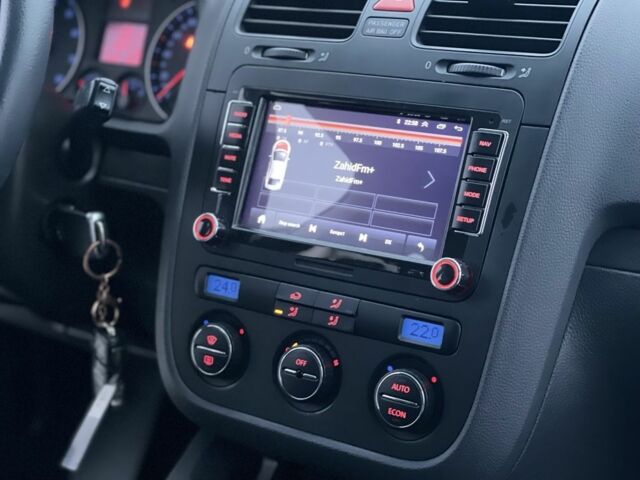 Черный Фольксваген Гольф, объемом двигателя 1.4 л и пробегом 234 тыс. км за 5400 $, фото 20 на Automoto.ua