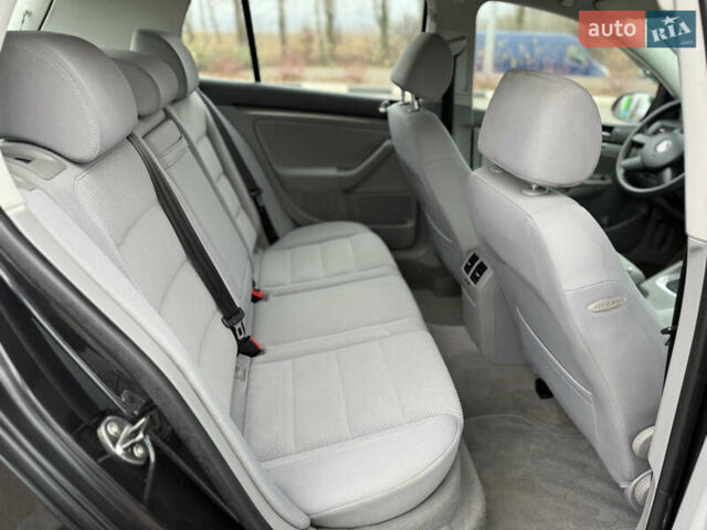 Чорний Фольксваген Гольф, об'ємом двигуна 1.6 л та пробігом 220 тис. км за 6250 $, фото 37 на Automoto.ua