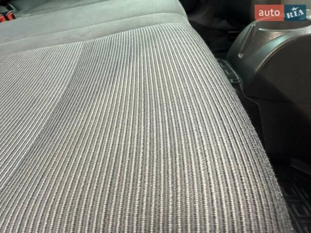 Черный Фольксваген Гольф, объемом двигателя 1.97 л и пробегом 418 тыс. км за 4650 $, фото 39 на Automoto.ua