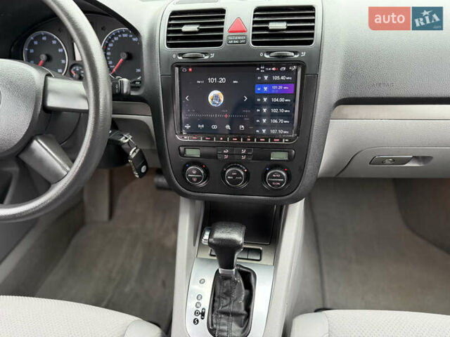 Чорний Фольксваген Гольф, об'ємом двигуна 1.6 л та пробігом 220 тис. км за 6250 $, фото 34 на Automoto.ua