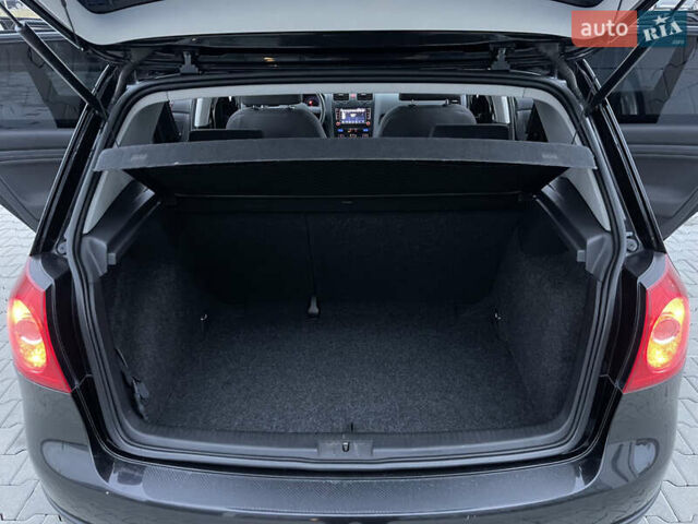 Черный Фольксваген Гольф, объемом двигателя 1.39 л и пробегом 233 тыс. км за 5400 $, фото 22 на Automoto.ua