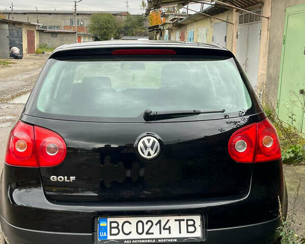 Черный Фольксваген Гольф, объемом двигателя 1.39 л и пробегом 252 тыс. км за 4200 $, фото 1 на Automoto.ua