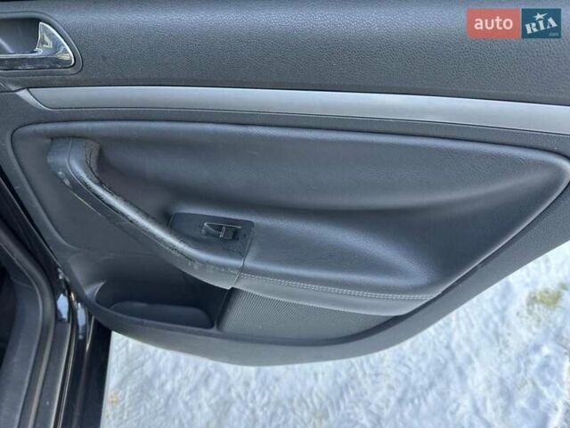 Черный Фольксваген Гольф, объемом двигателя 1.6 л и пробегом 245 тыс. км за 4900 $, фото 6 на Automoto.ua