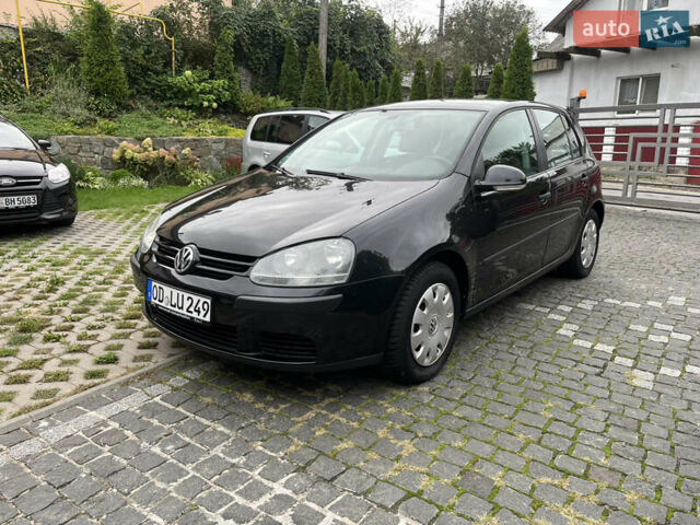 Черный Фольксваген Гольф, объемом двигателя 1.6 л и пробегом 211 тыс. км за 5400 $, фото 1 на Automoto.ua