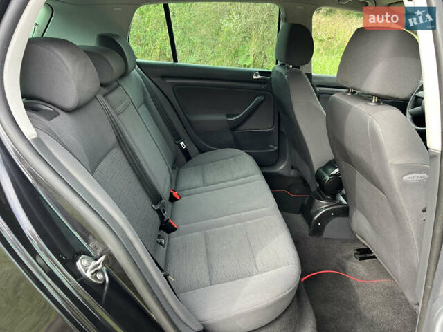 Черный Фольксваген Гольф, объемом двигателя 1.4 л и пробегом 175 тыс. км за 4900 $, фото 26 на Automoto.ua