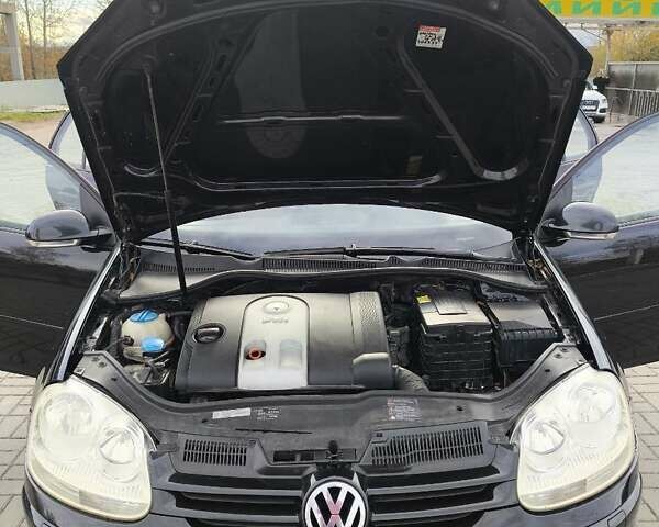 Фольксваген Гольф 2004 в Сторожинце на Automoto.ua Черный Фольксваген Гольф, объемом двигателя 1.6 л и пробегом 307 тыс. км за 5850 $, фото 11 на Automoto.ua