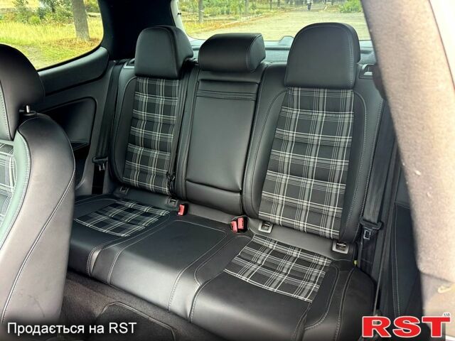 Чорний Фольксваген Гольф, об'ємом двигуна 2 л та пробігом 200 тис. км за 6000 $, фото 6 на Automoto.ua