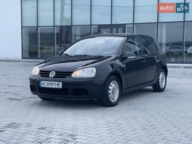 Черный Фольксваген Гольф, объемом двигателя 1.39 л и пробегом 233 тыс. км за 5400 $, фото 1 на Automoto.ua